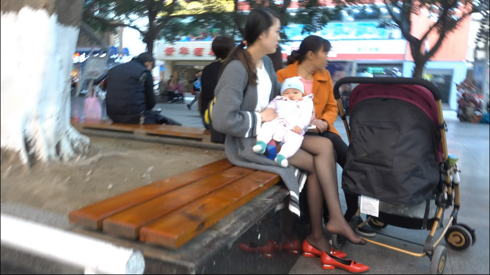 streetsnapshoep[00 00 55][20181210 222644 4]